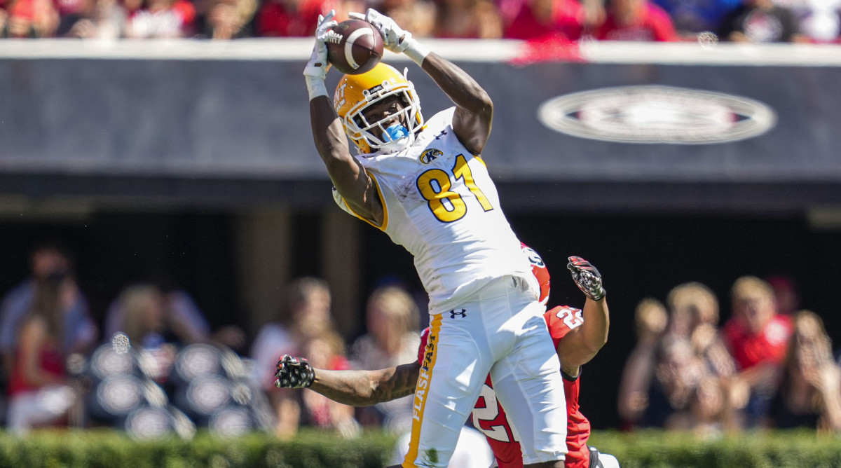 Tez Walker catches a pass while playing for Kent State during the 2022 season